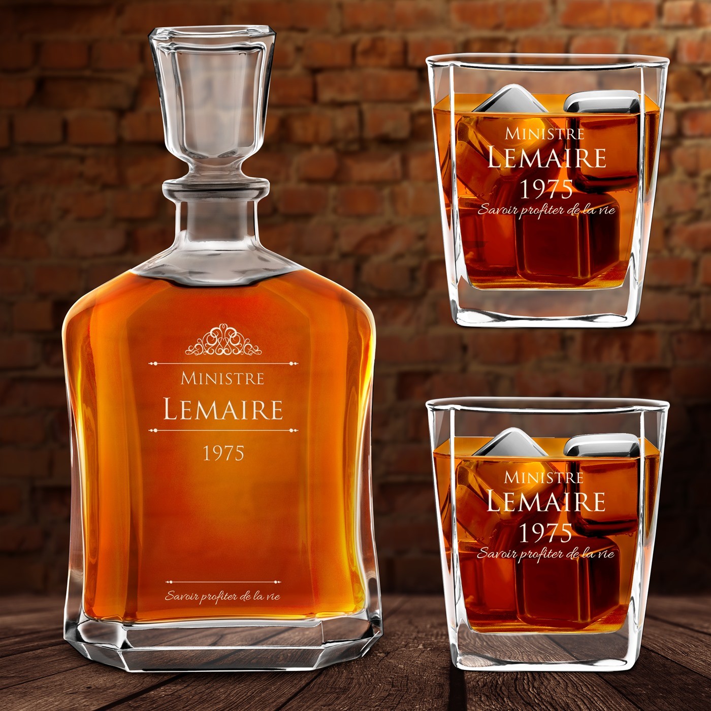 Set Carafe et 2 verres à whisky avec gravure pour un ministre pour son anniversaire