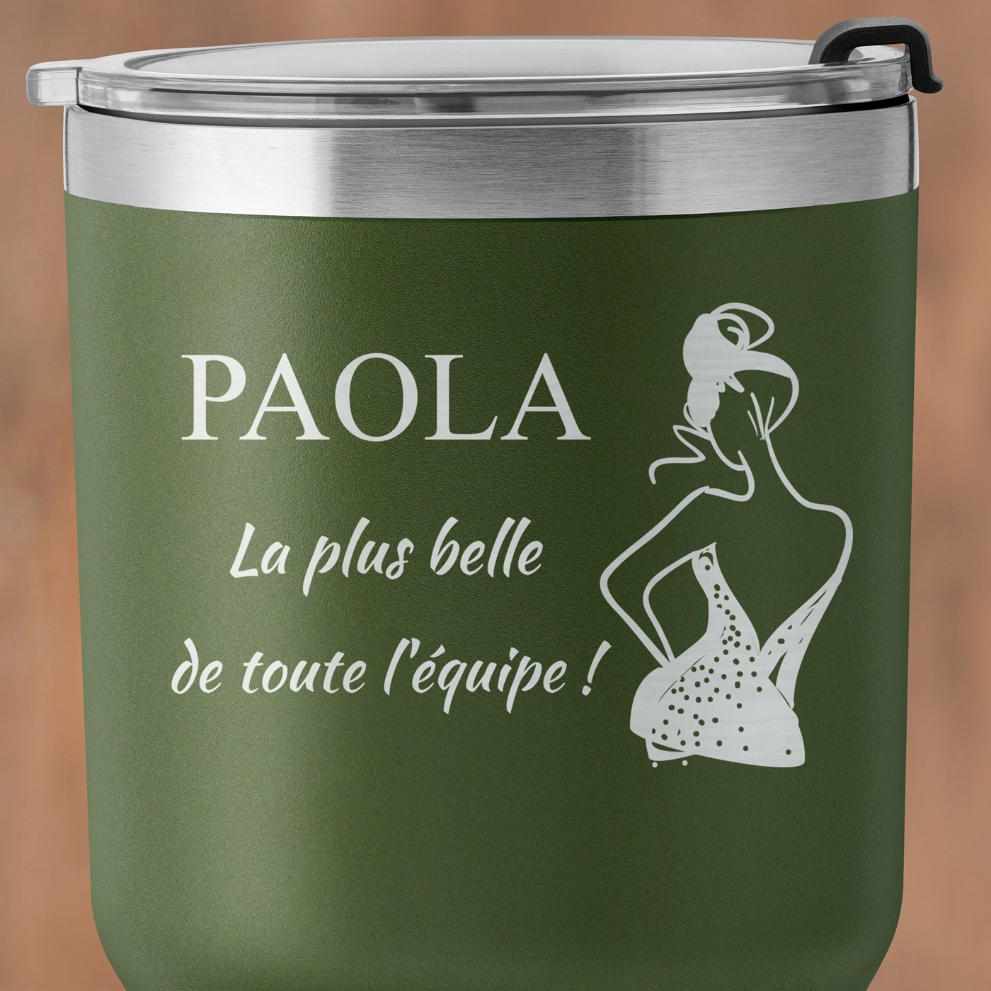 Gobelet isotherme vert personnalisé pour l'anniversaire d'une collègue