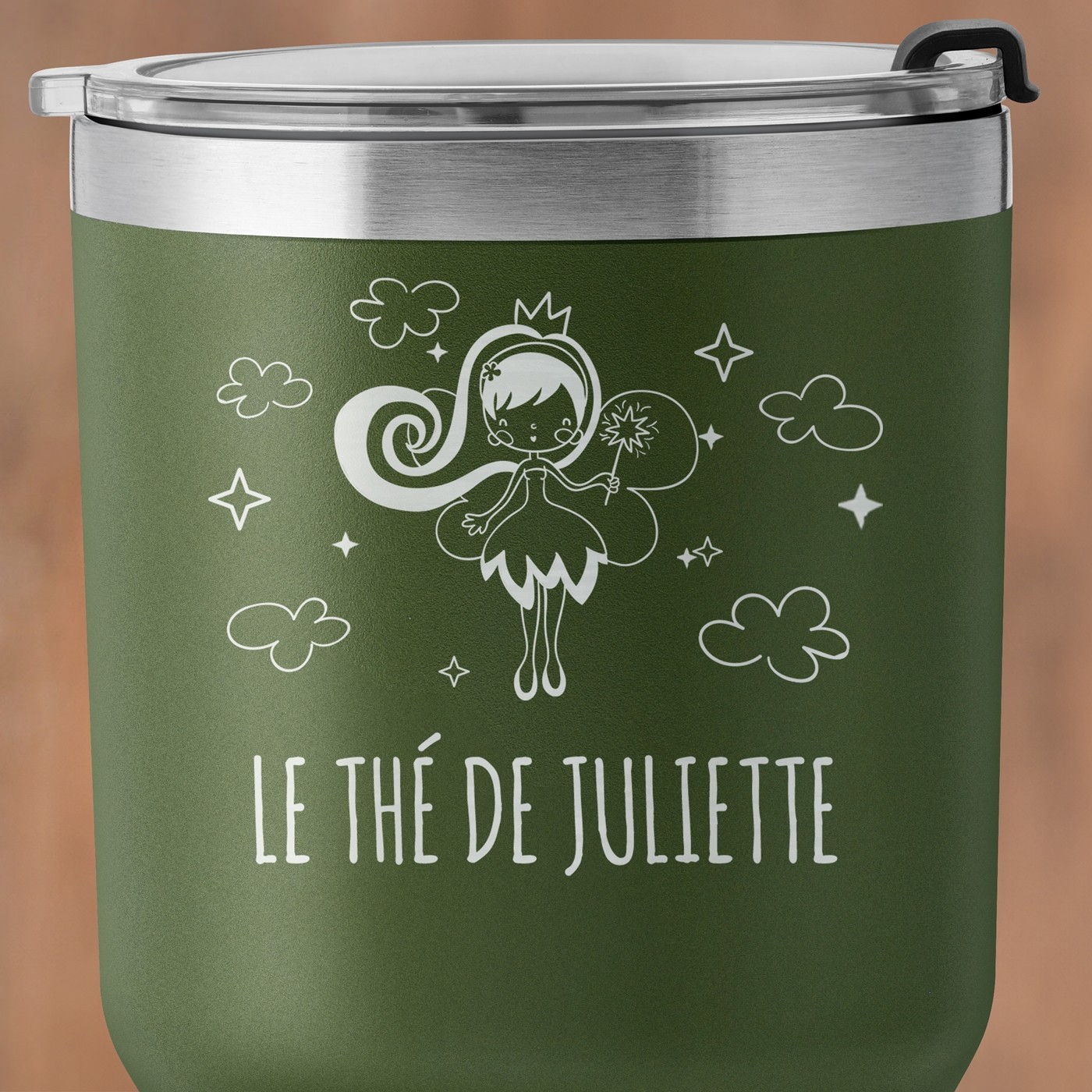 Gobelet isotherme vert avec gravure pour l'anniversaire d'une fille