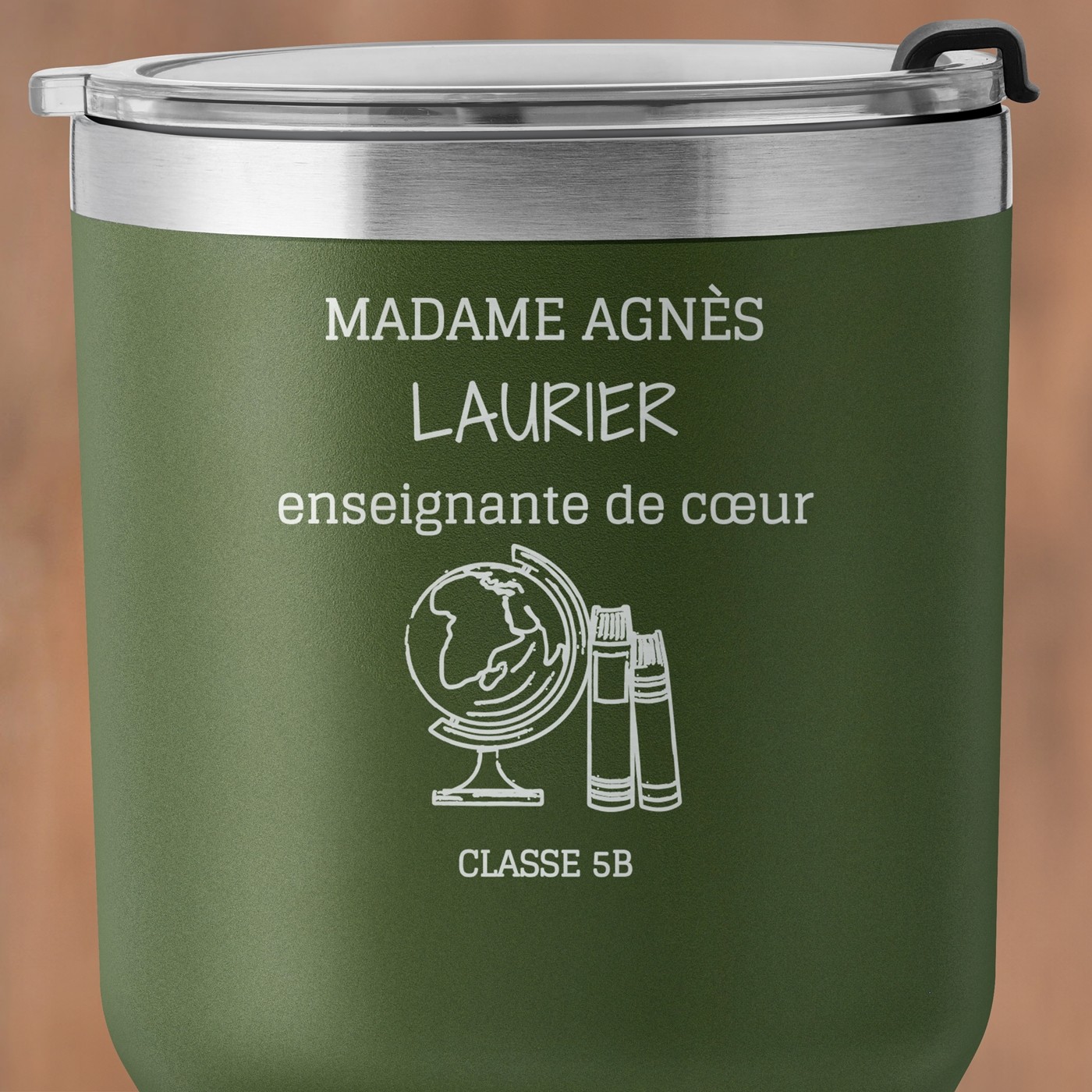 Gobelet isotherme vert personnalisé pour une enseignante