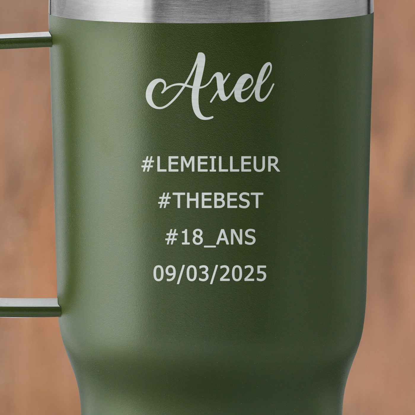 Mug de voyage vert avec gravure pour un copain pour ses 18 ans