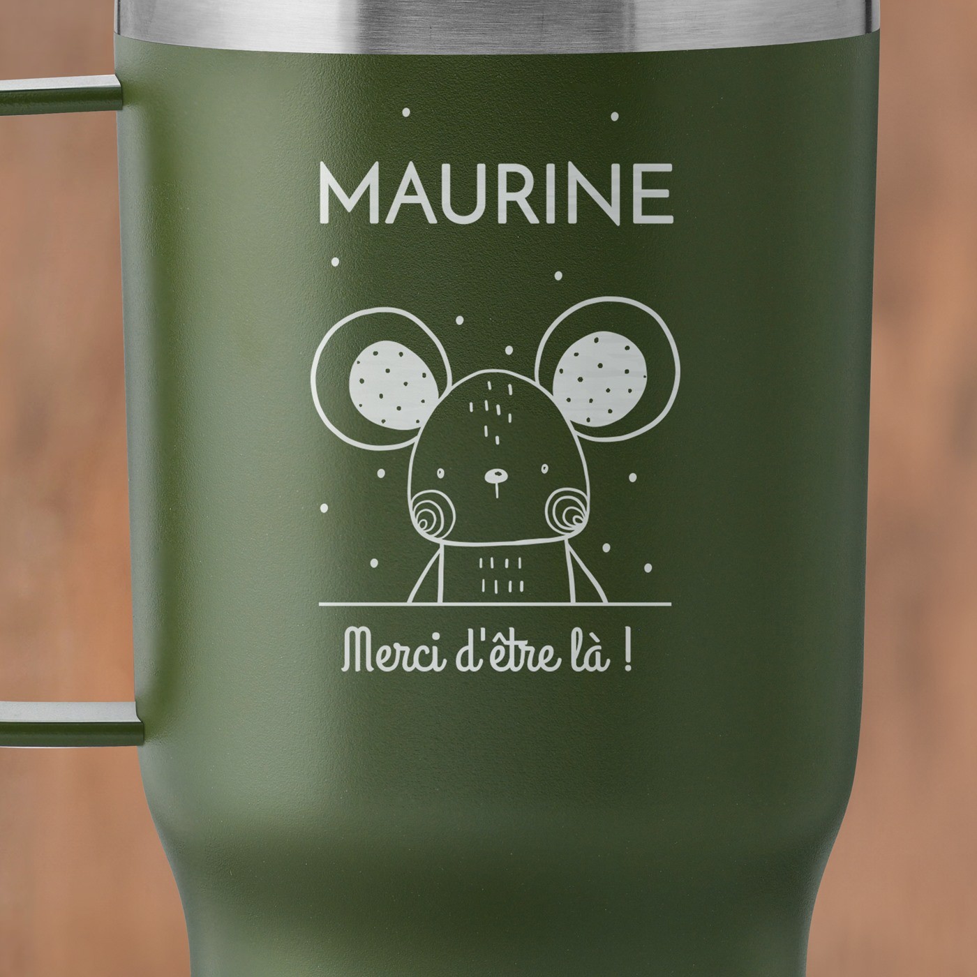 Mug de voyage vert avec gravure pour l'anniversaire d'une petite fille