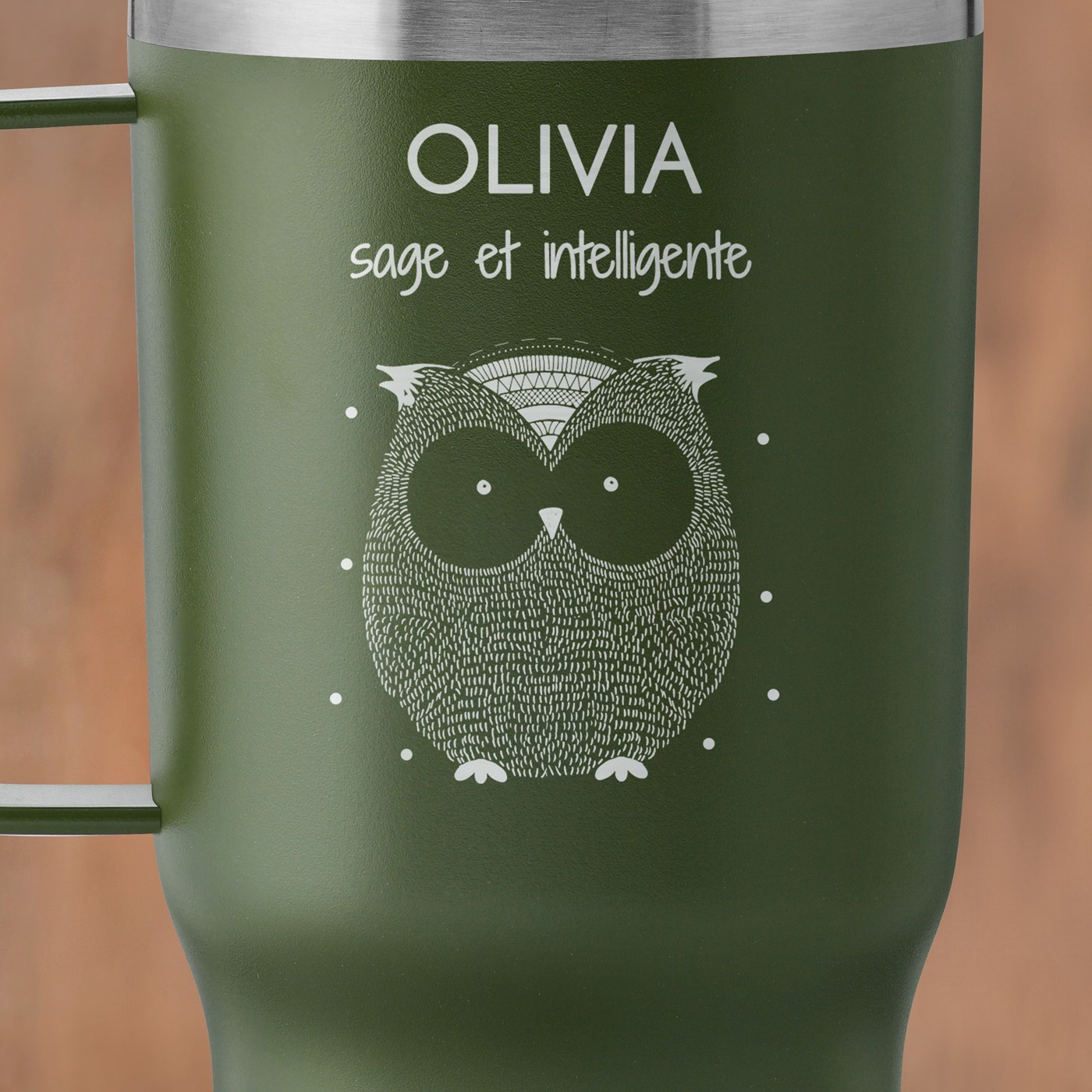 Mug de voyage vert avec gravure pour l'anniversaire d'une fille