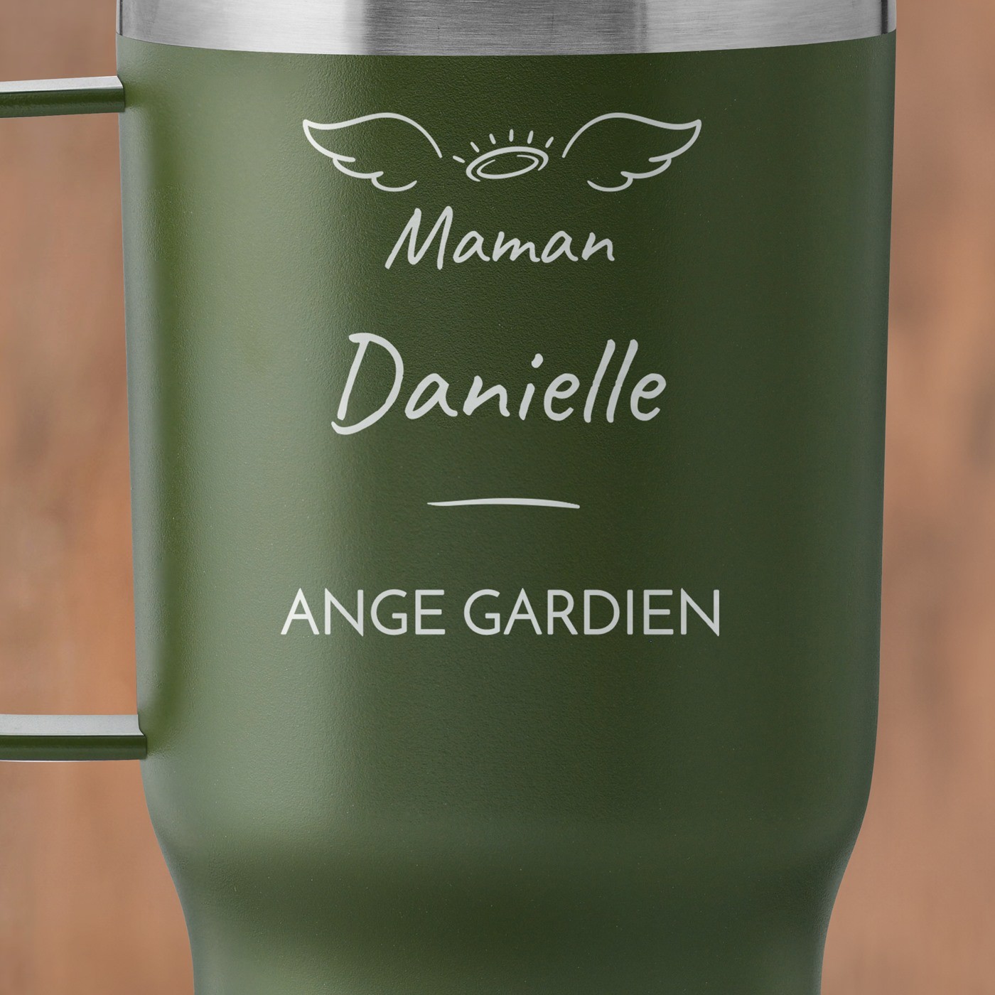 Mug de voyage vert avec gravure pour la fête des mères