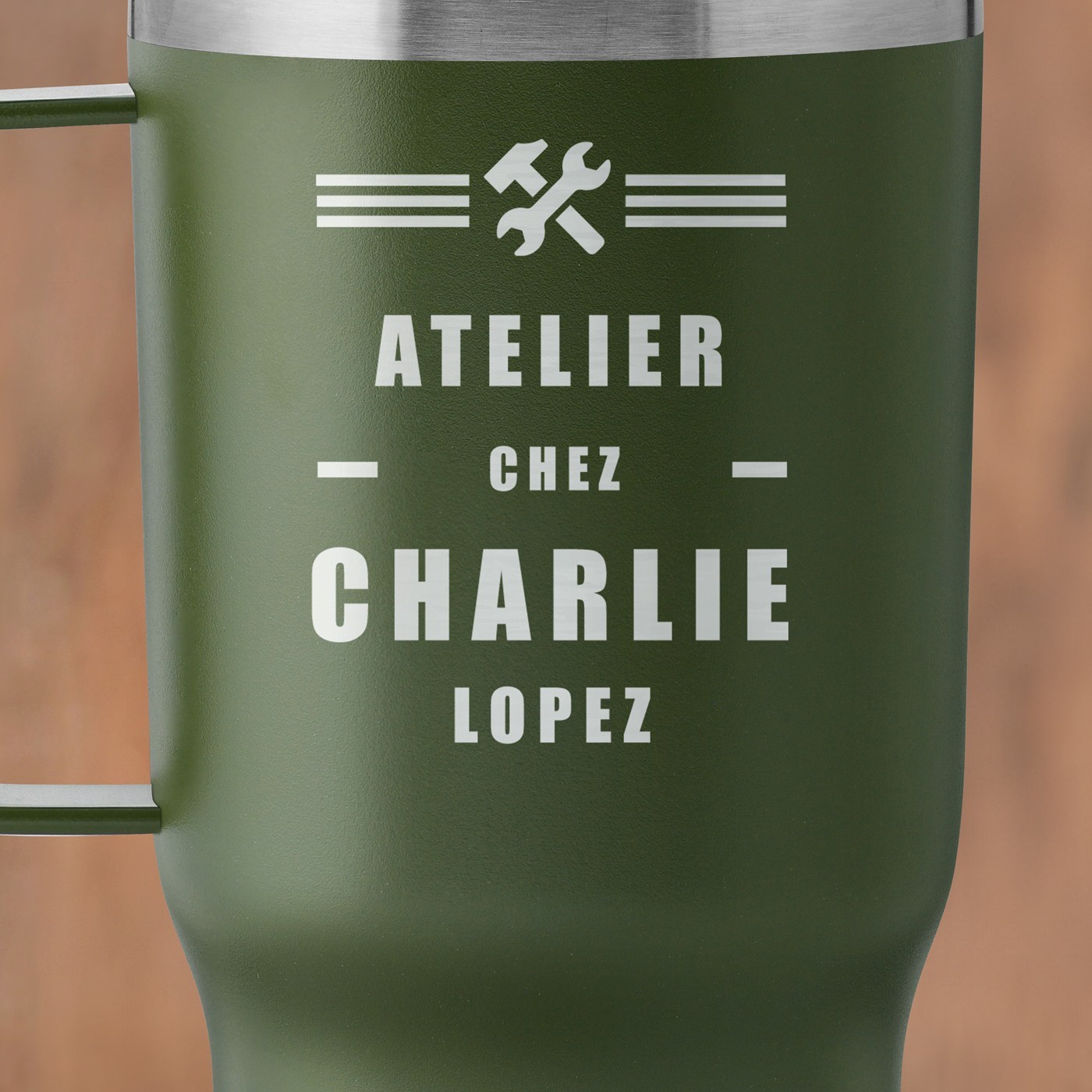 Mug de voyage vert avec gravure pour l'anniversaire de papa