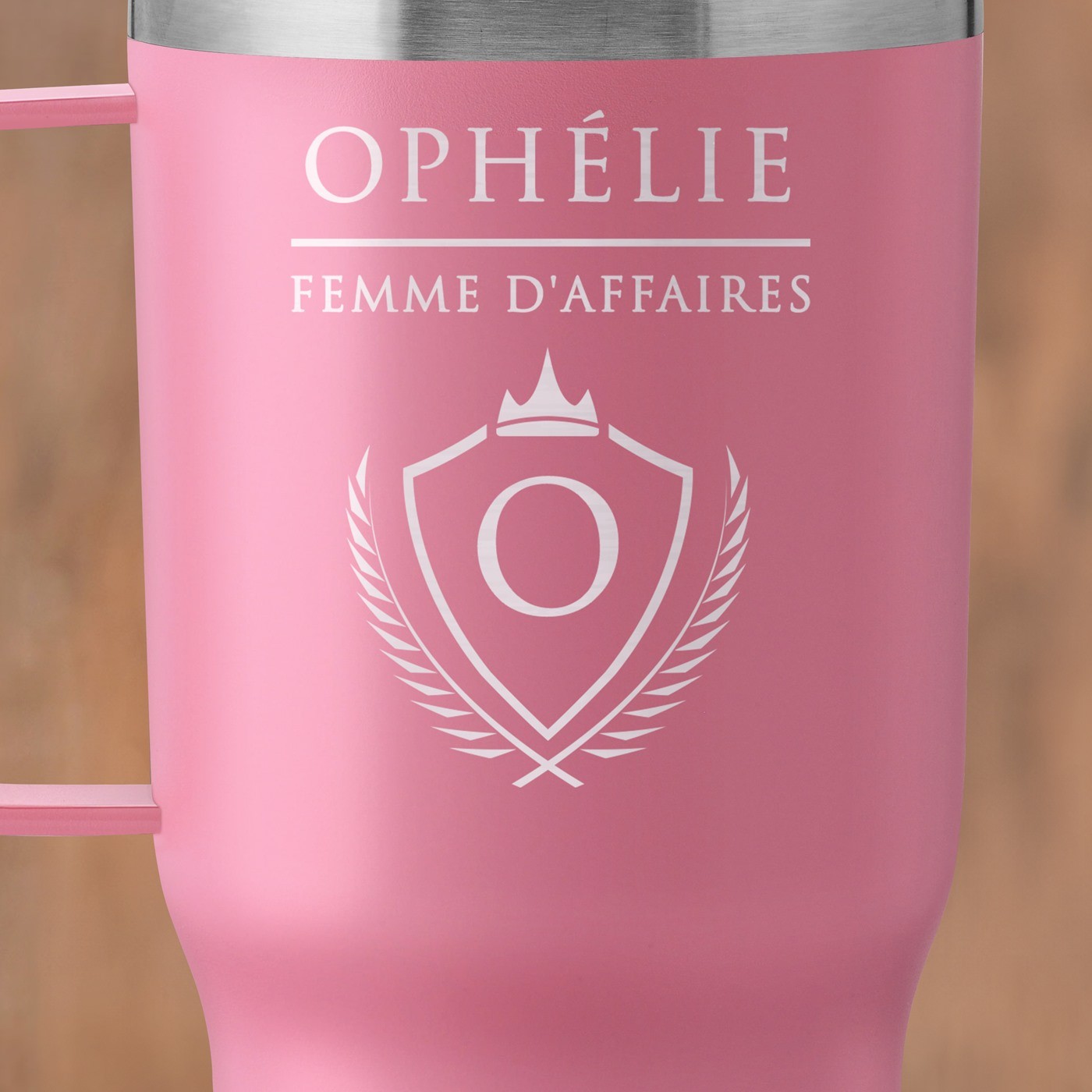 Mug thermique rose personnalisé pour une chef