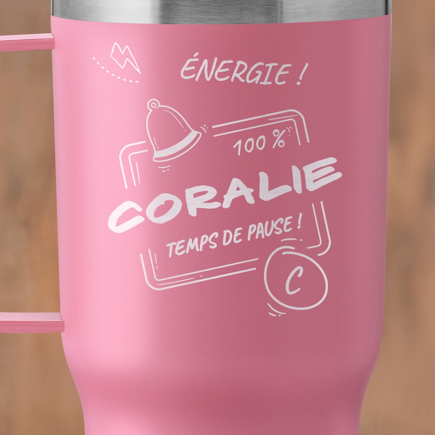 Mug thermique rose personnalisé pour l'anniversaire d'une étudiante