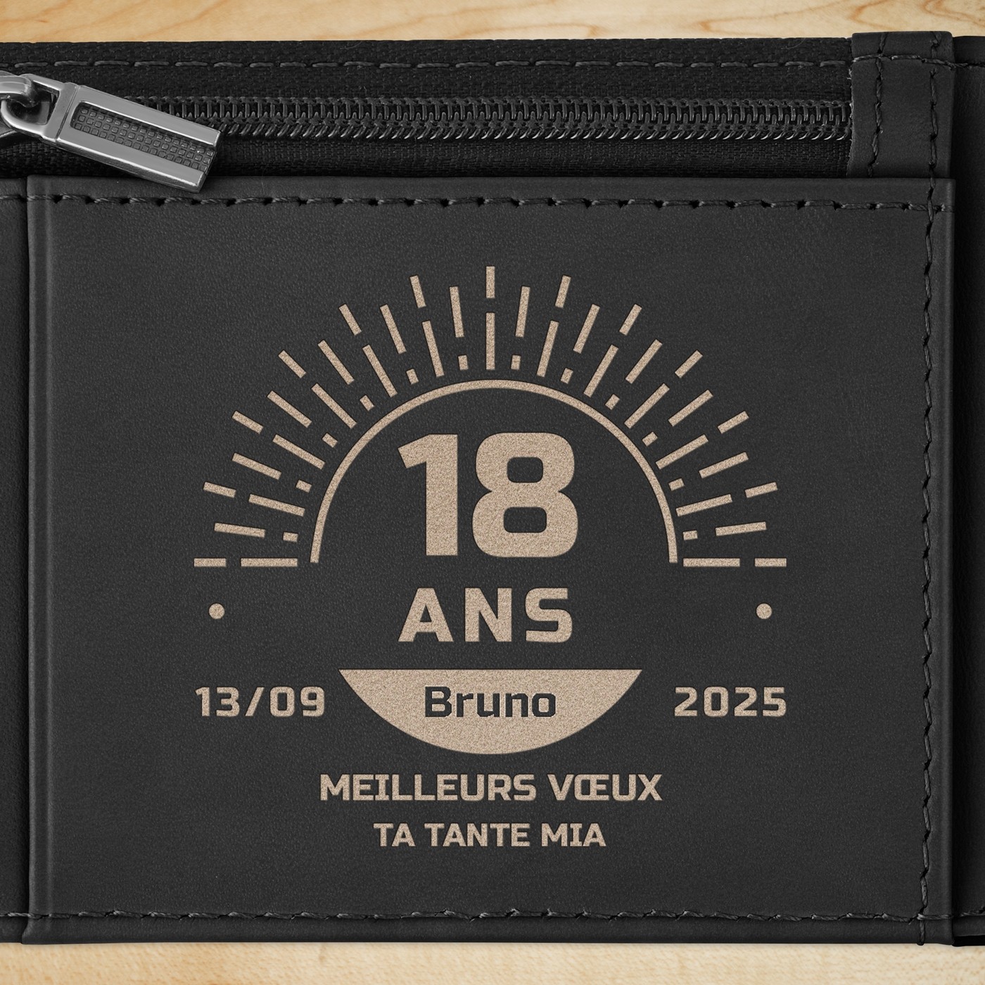 Portefeuille Slim en cuir noir lisse avec gravure pour un neveu pour ses 18 ans