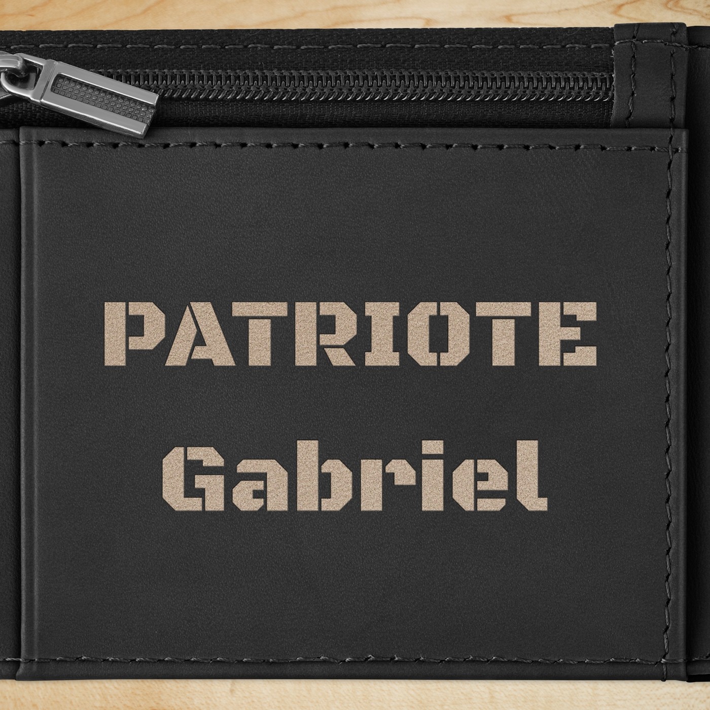 Portefeuille Slim en cuir noir lisse avec gravure pour l'anniversaire d'un homme