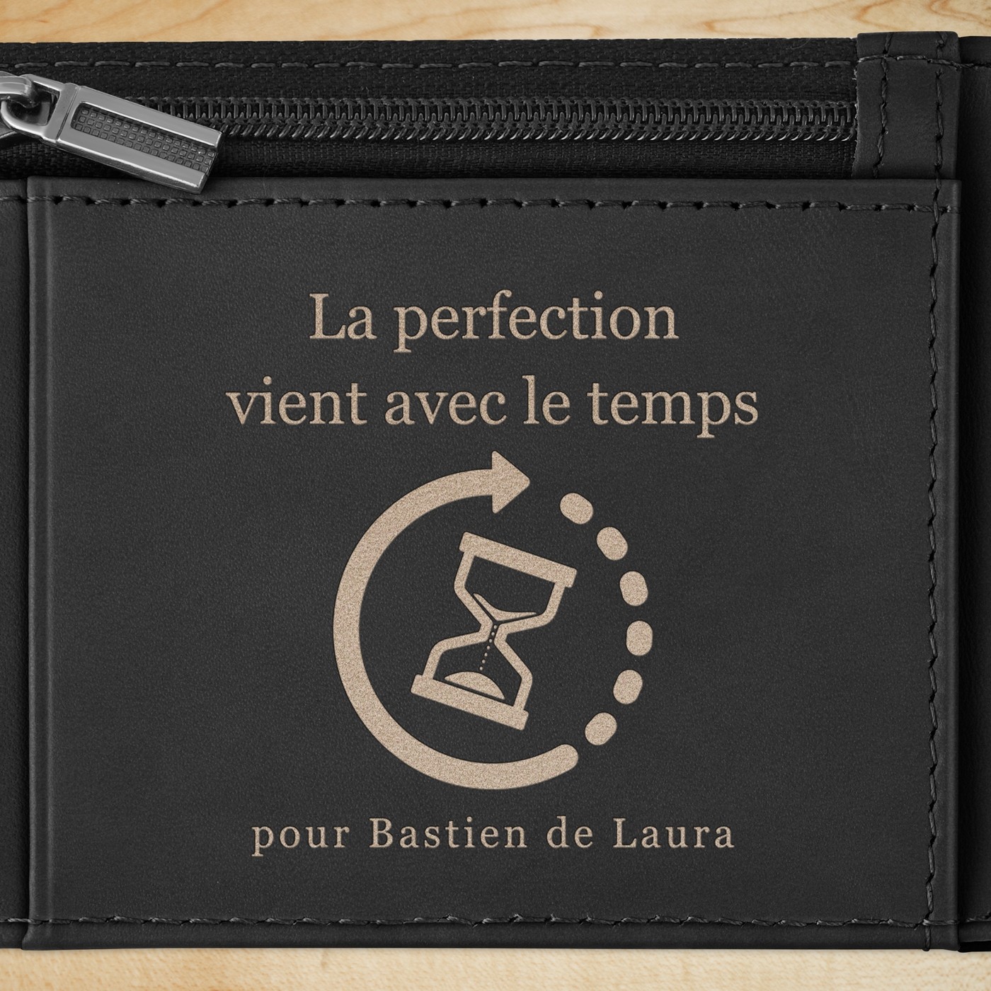 Portefeuille Slim en cuir noir lisse personnalisé pour un homme pour son anniversaire