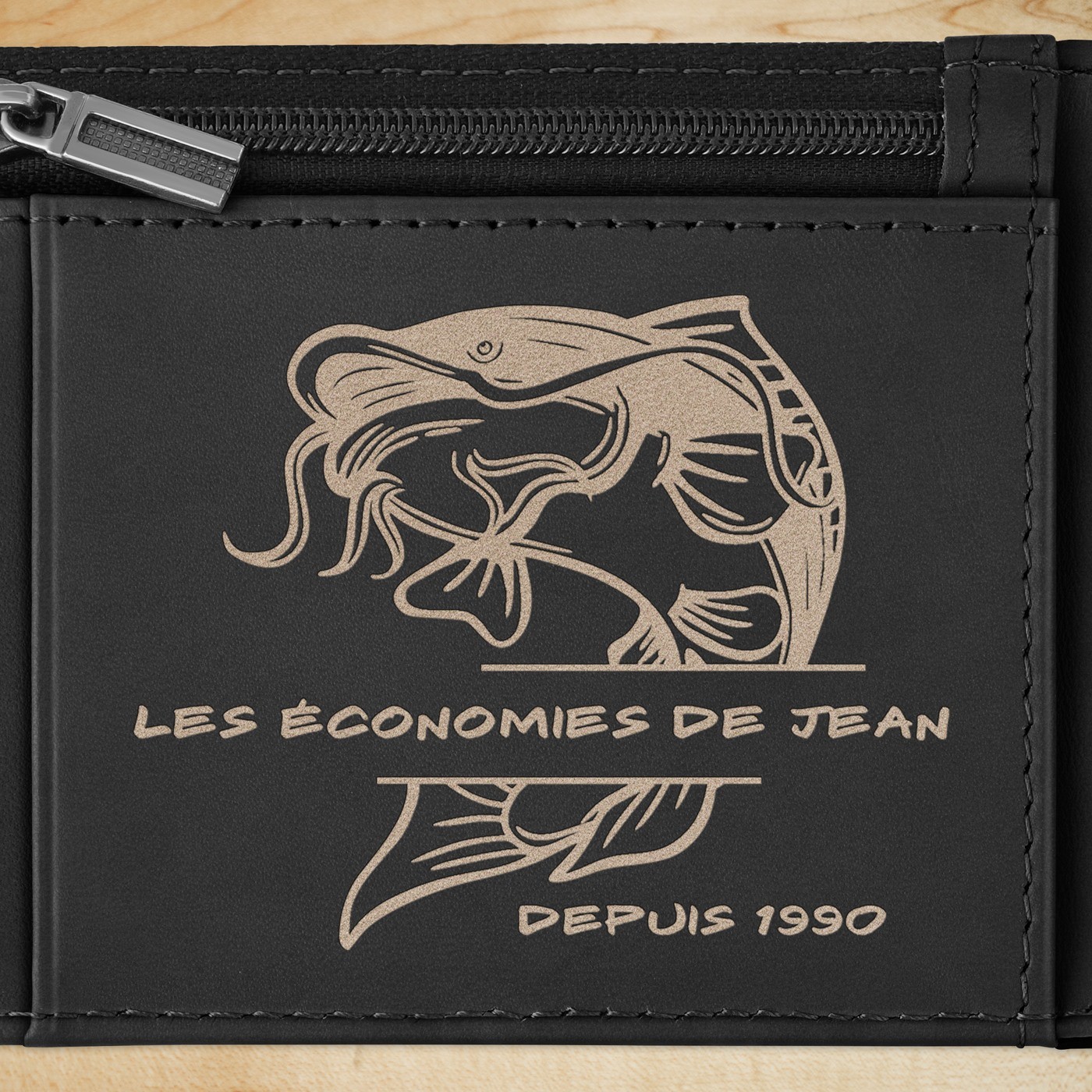 Portefeuille Slim en cuir noir carbone avec gravure pour l'anniversaire d'un pêcheur