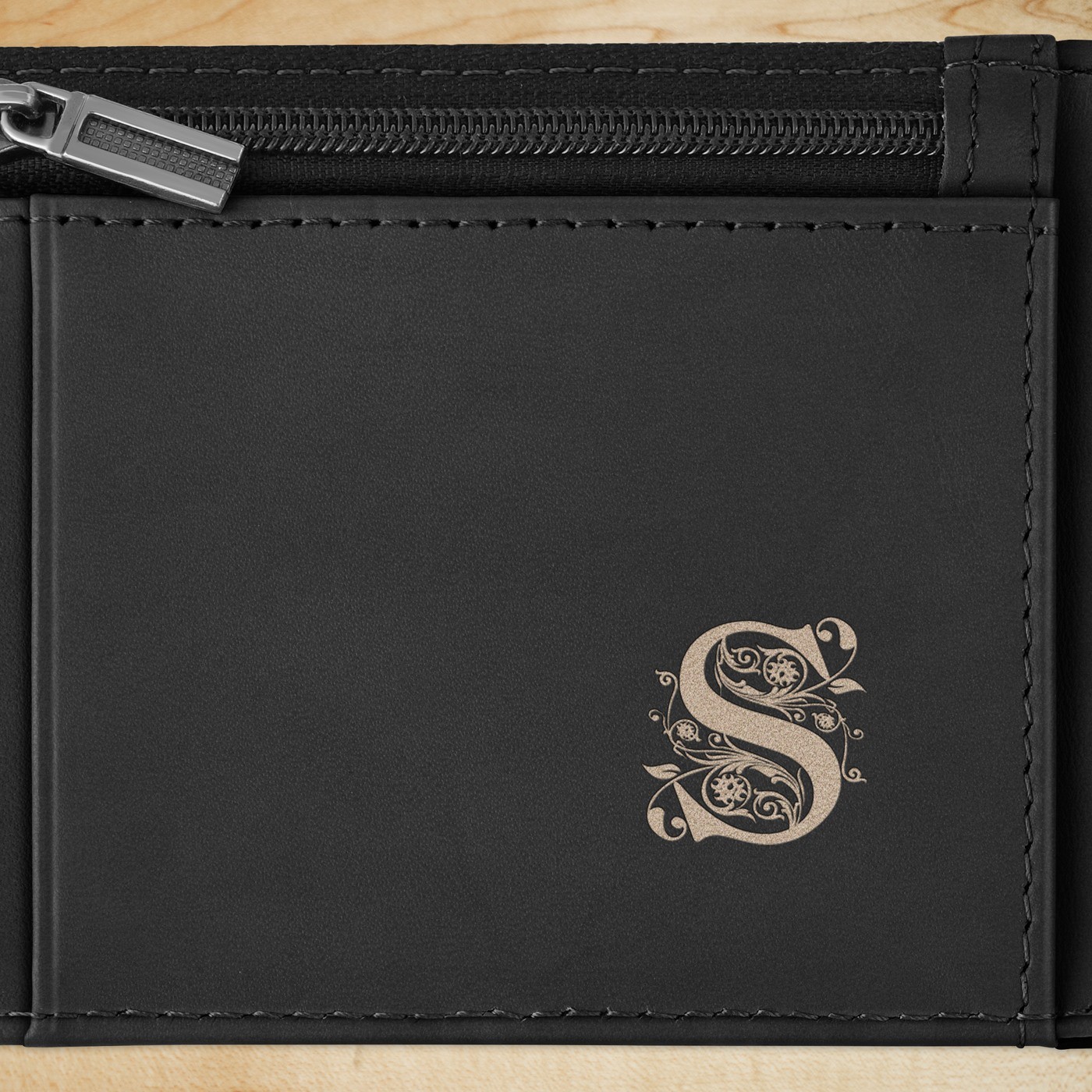 Portefeuille Slim en cuir noir carbone personnalisé pour l'anniversaire d'un oncle