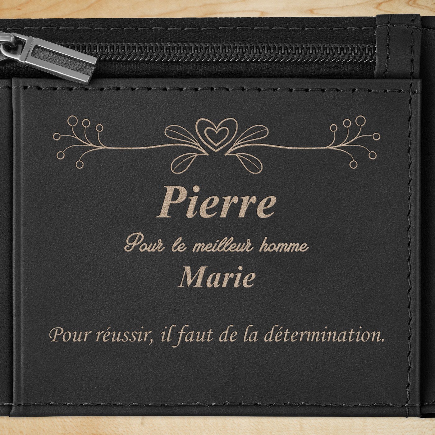 Portefeuille Slim en cuir noir carbone personnalisé pour un homme pour la Saint-Valentin
