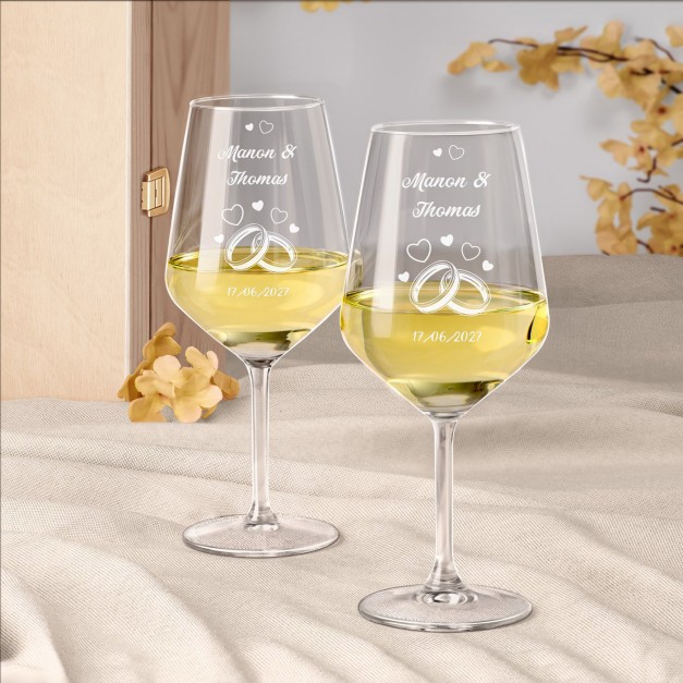 Set de 2 verres à vin gravés dans un élégant coffret personnalisé pour jeunes conjoints