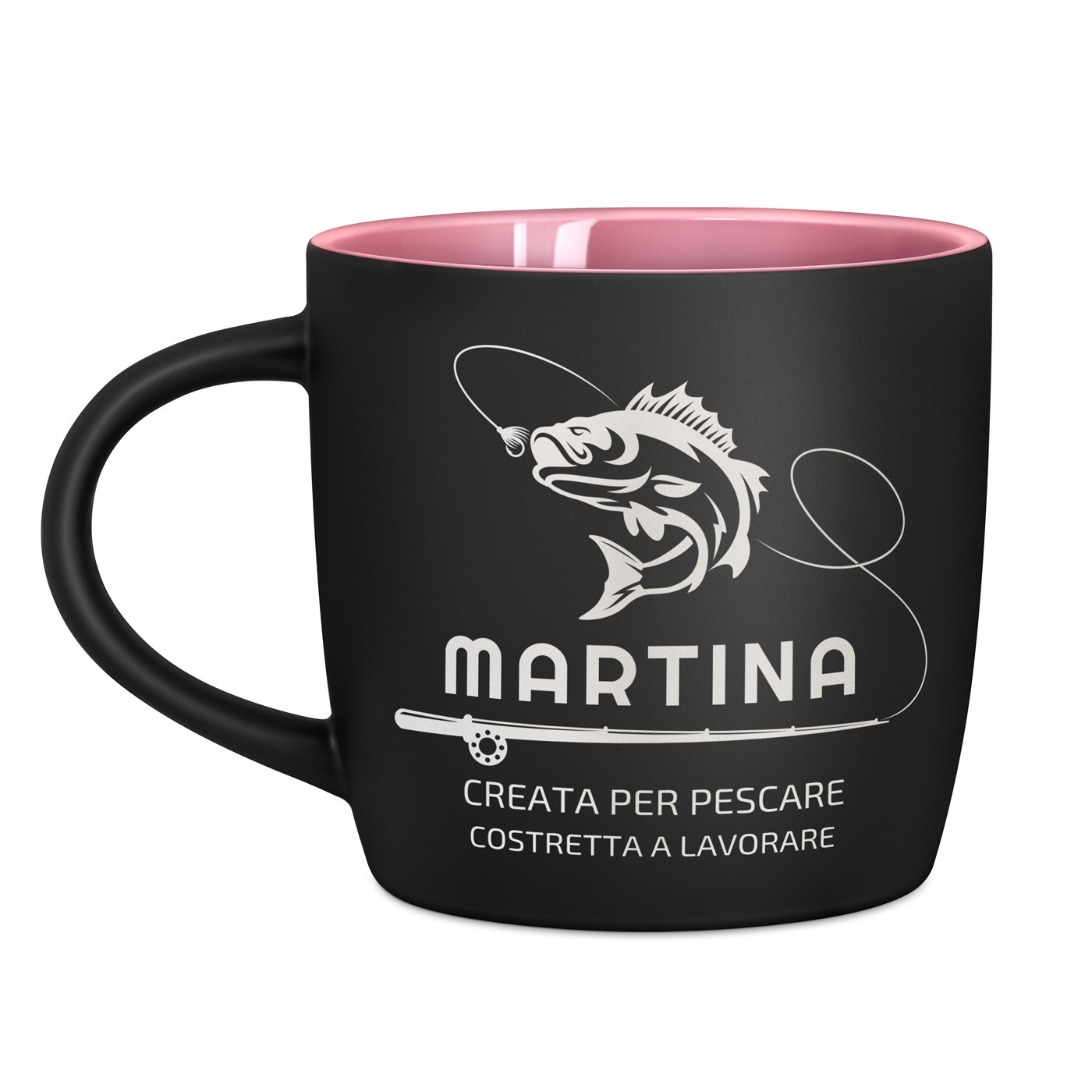 Tasse en céramique noire mate et fond rose avec personnalisation pour l'anniversaire d'un ami pêcheur
