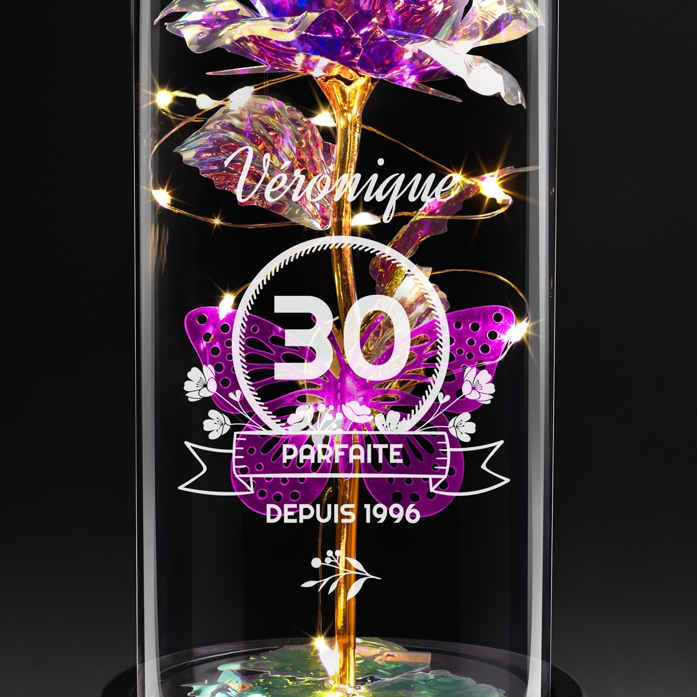 Rose éternelle violette personnalisée sous cloche en verre avec lumière LED pour une femme pour ses 30 ans