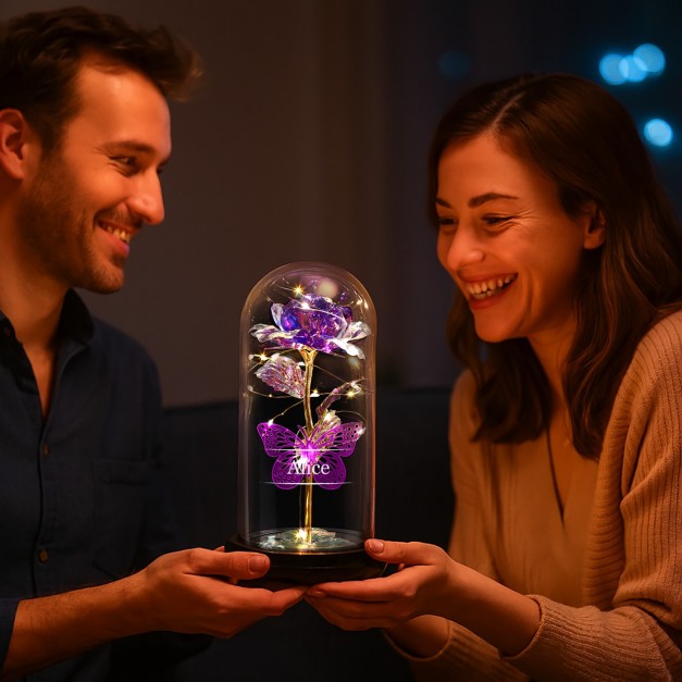 Rose éternelle violette personnalisée sous cloche en verre avec lumière LED pour l'anniversaire d'une petite fille