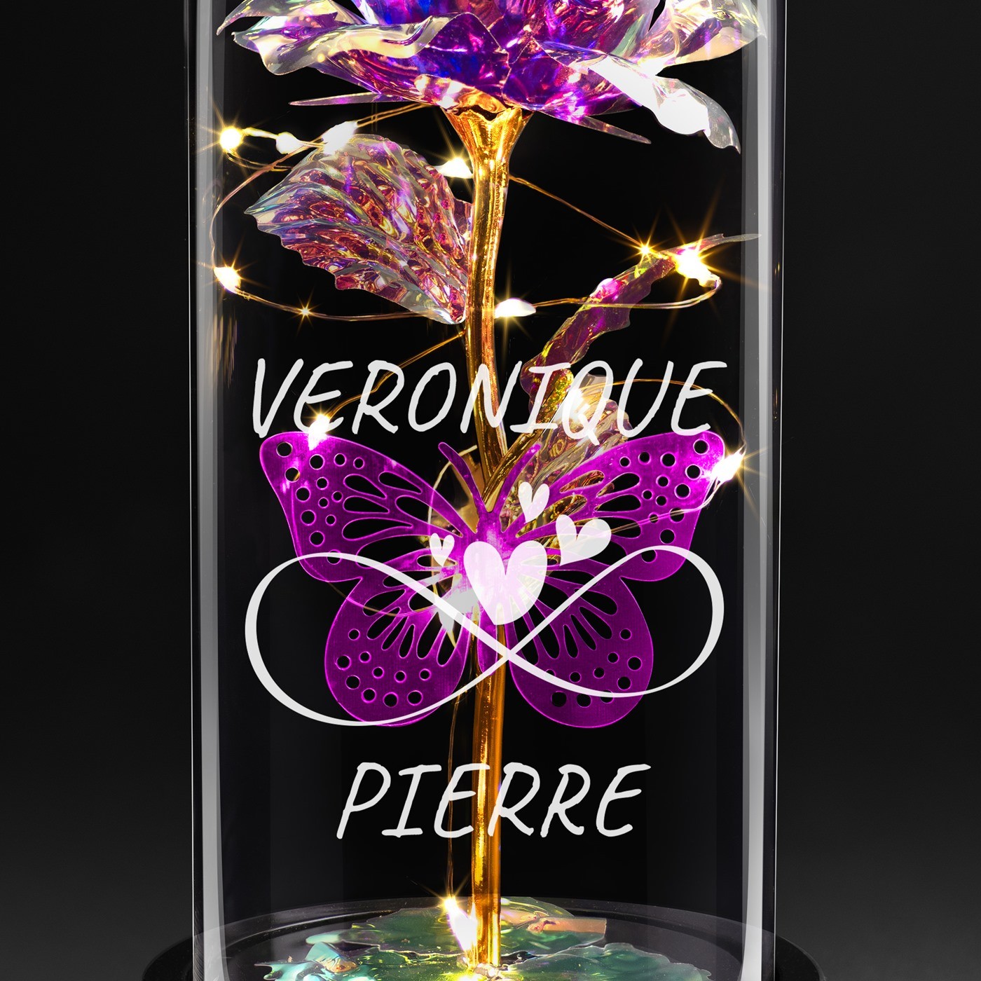 Rose éternelle violette personnalisée sous cloche en verre avec lumière LED pour un homme et une femme pour mariage