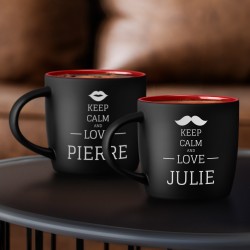 Set de 2 tasses noires et fond rouge en céramique avec personnalisation pour couple mariage saint valentin