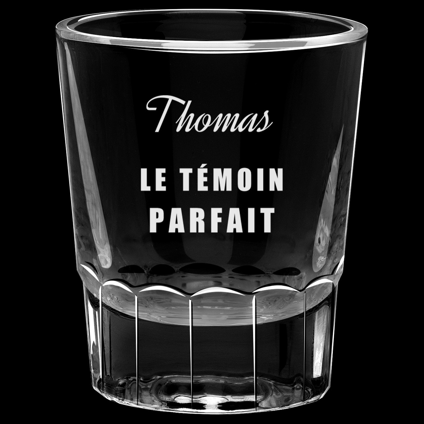 Carafe dans une voiture en bois avec 2 verres personnalisés pour un témoin pour remerciement de mariage