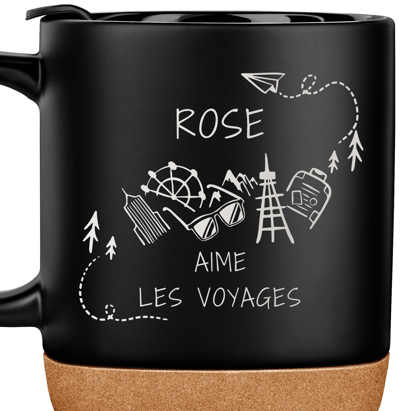 Mug noir avec impression et couvercle pour femme aventurière