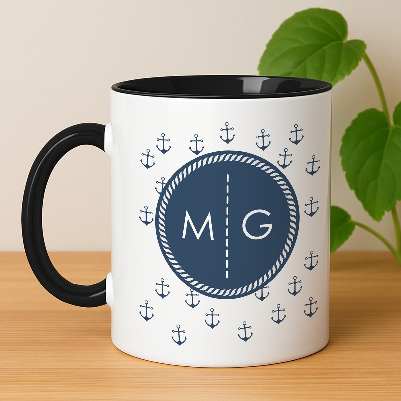 Tasse en céramique blanche et fond noir personnalisée avec impression pour l'anniversaire d'un passionné de la mer