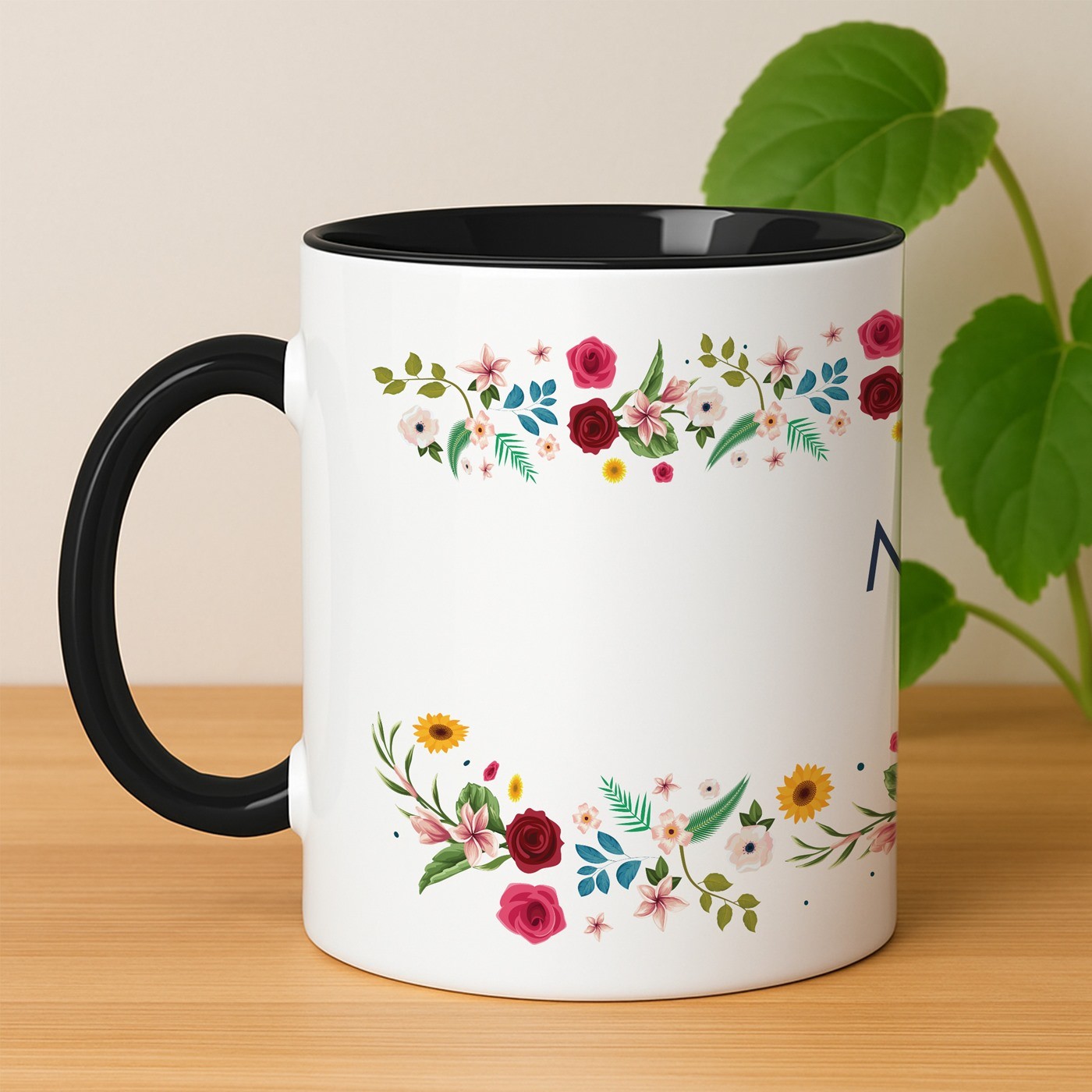 Tasse en céramique blanche et fond noir personnalisée avec impression pour une amie pour remerciement