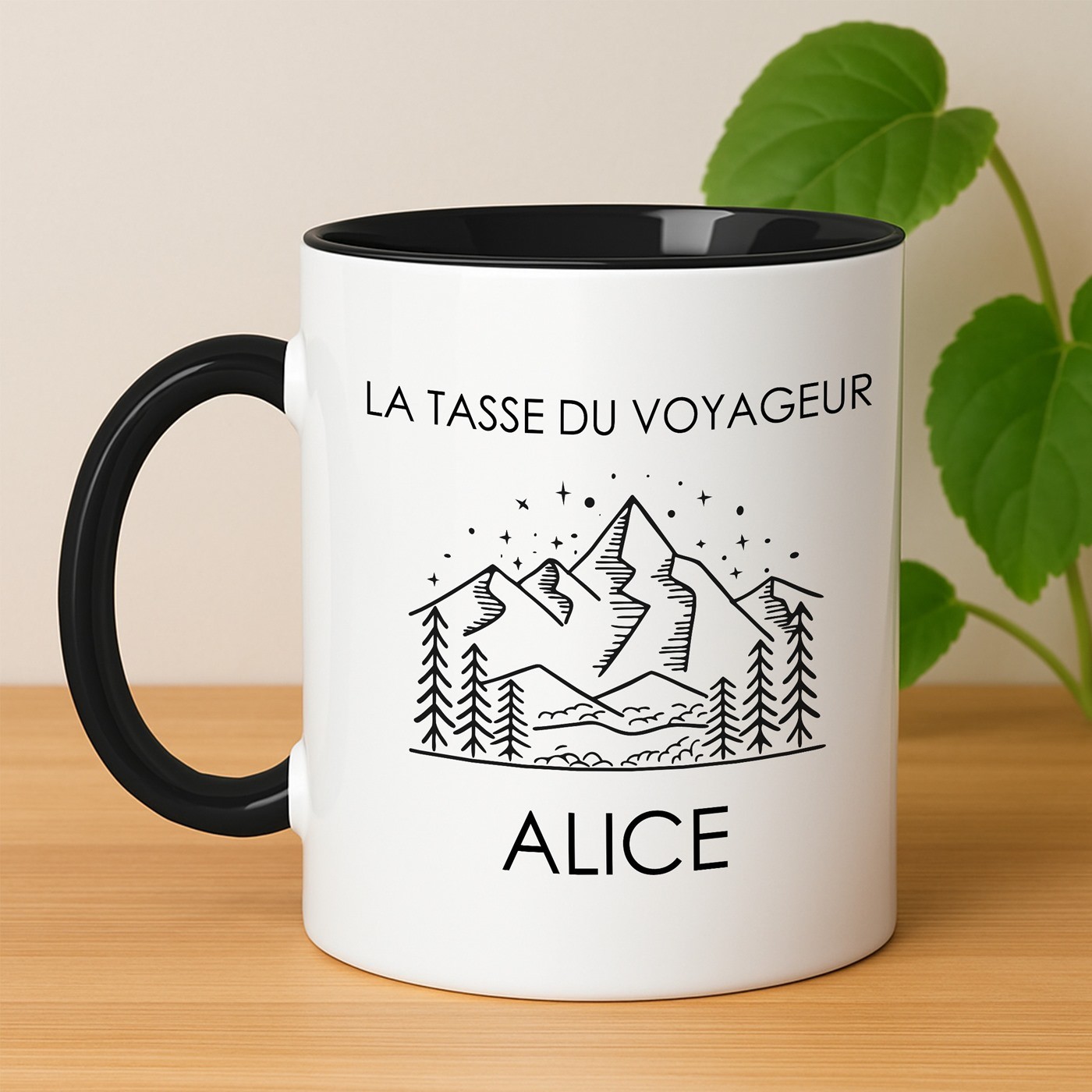 Tasse en céramique blanche et fond noir personnalisée avec impression pour l'anniversaire d'un voyageur