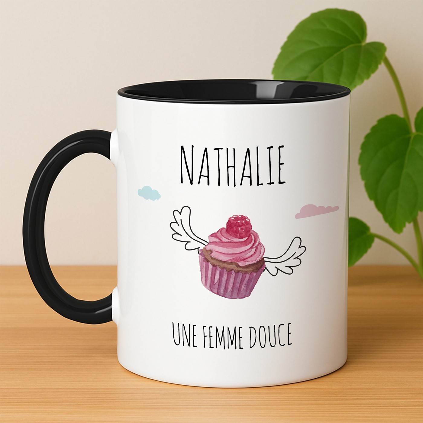 Tasse en céramique blanche et fond noir personnalisée avec impression pour l'anniversaire d'une femme