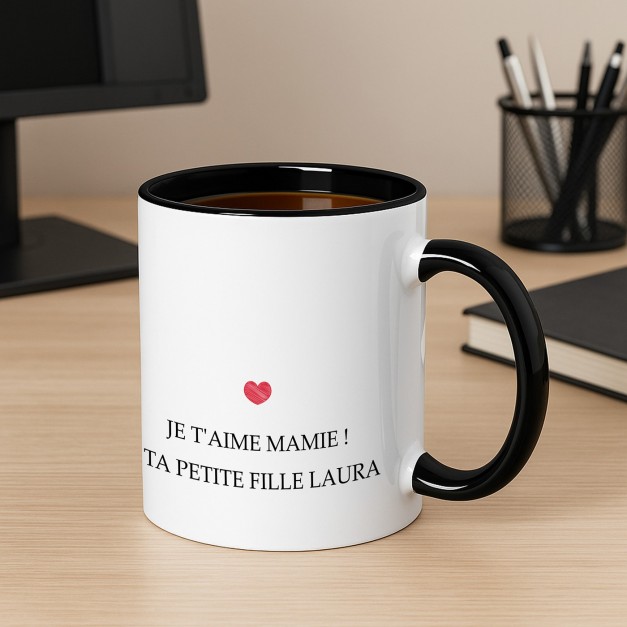 Tasse en céramique blanche et fond noir avec personnalisation pour l'anniversaire d'une mamie