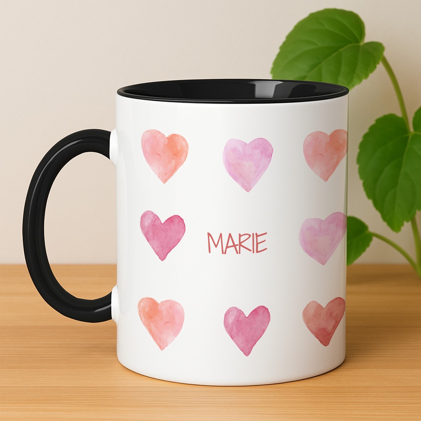Tasse en céramique blanche et fond noir avec personnalisation pour une copine pour la Saint-Valentin
