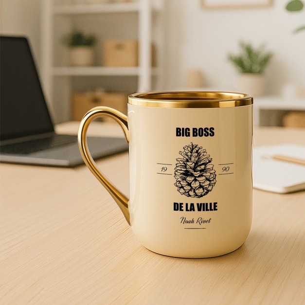 Tasse en céramique beige personnalisée avec bord et anse dorés avec impression pour l'anniversaire d'un chef