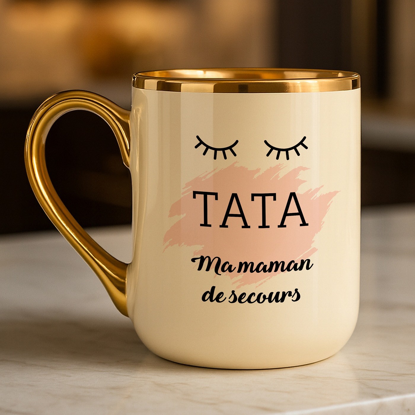 Tasse en céramique beige personnalisée avec bord et anse dorés avec impression pour l'anniversaire d'une tante