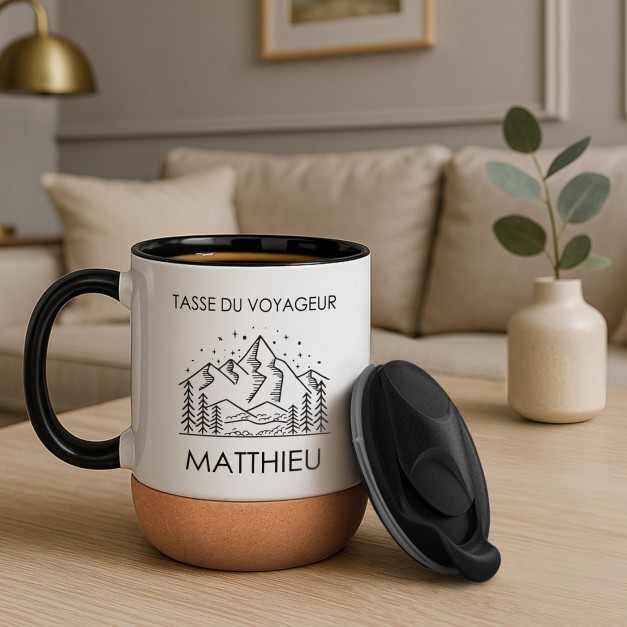 Mug blanc avec impression et couvercle pour copain aventurier