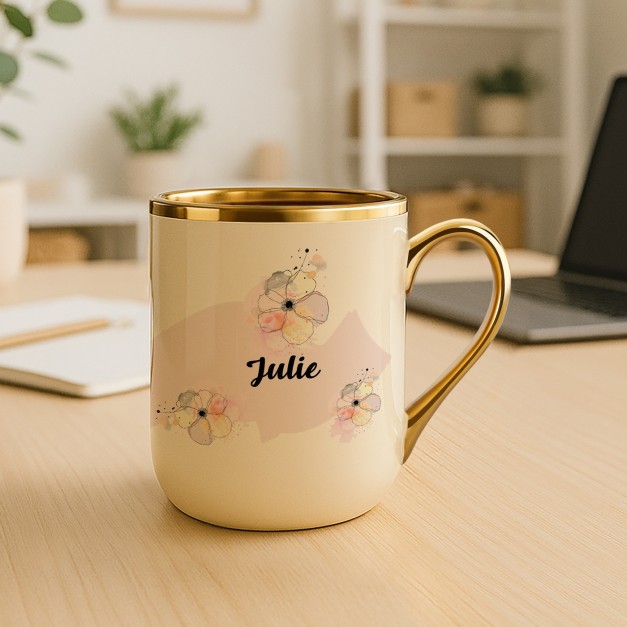Tasse en céramique beige personnalisée avec bord et anse dorés avec impression pour l'anniversaire d'une copine