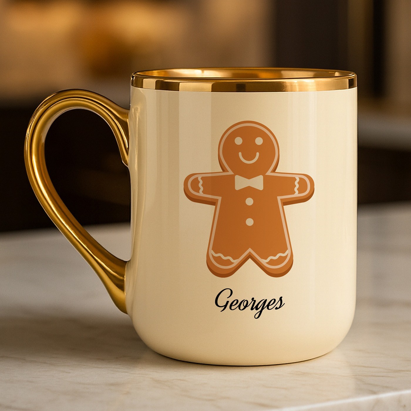 Tasse en céramique beige avec bord et anse dorés avec personnalisation pour un copain pour Noël