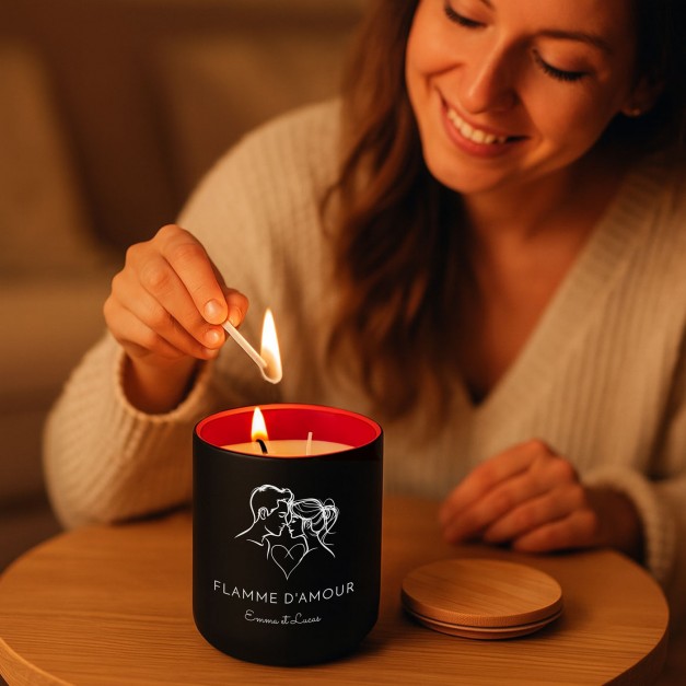 Bougie en cire de soja avec gravure pour un homme et une femme pour l'anniversaire de mariage