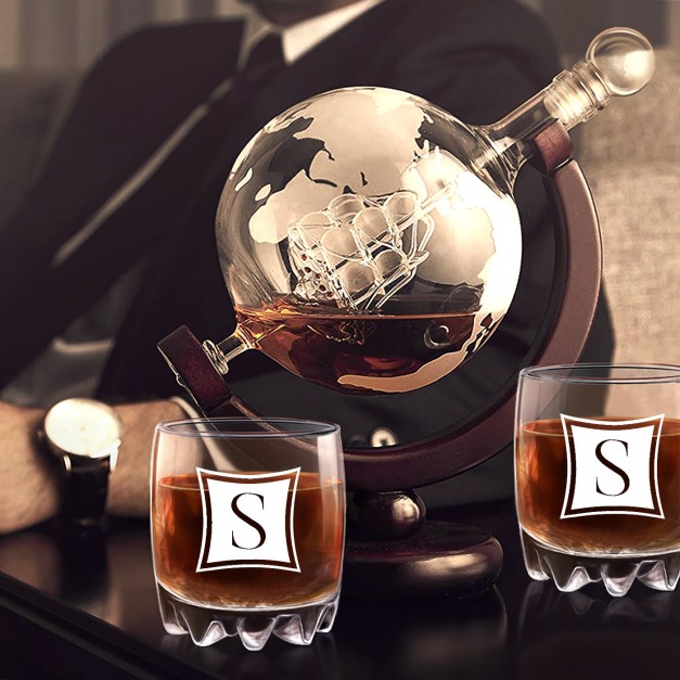 Carafe à whisky globe avec 2 verres gravés pour elle femme d'affaires