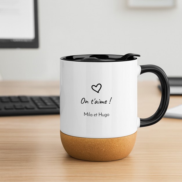 Tasse blanche en céramique avec couvercle et fond en liège personnalisée pour l'anniversaire de maman