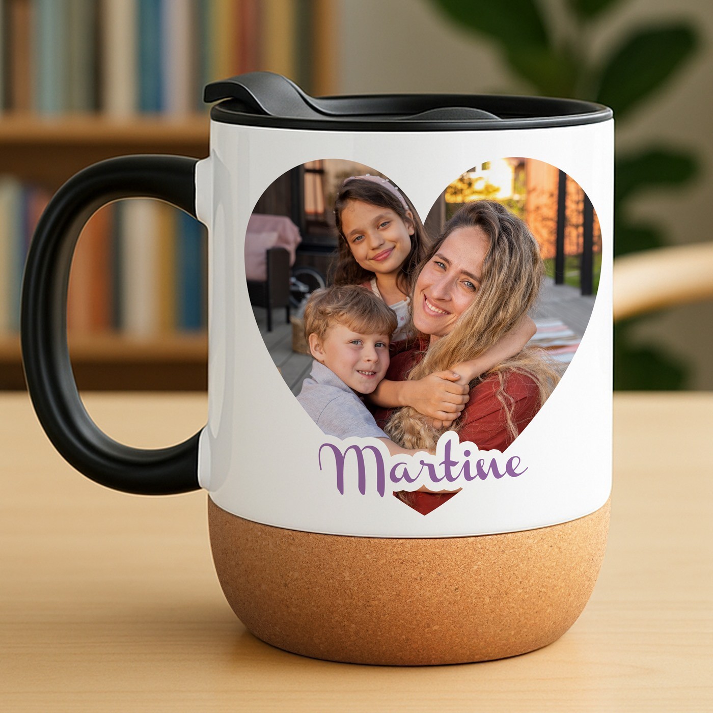 Tasse blanche en céramique avec couvercle et fond en liège personnalisée pour la Fête des Mères