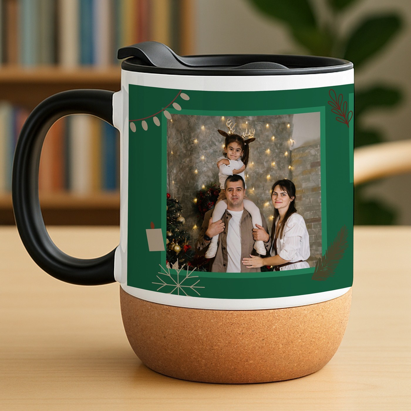 Mug blanc en céramique avec couvercle et fond en liège avec impression pour des amis pour Noël