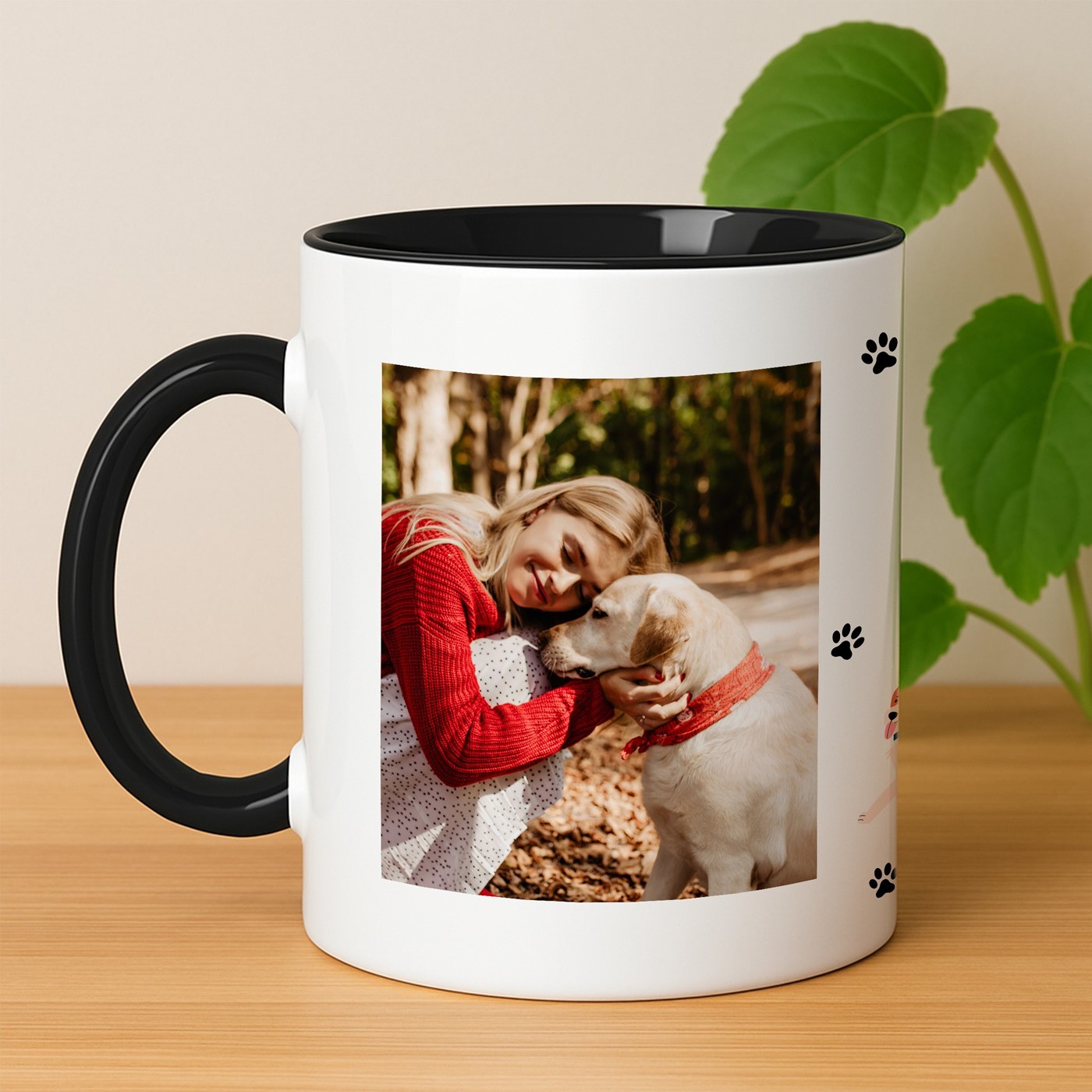 Tasse en céramique blanche et fond noir avec impression avec photo pour l'anniversaire d'une amie amoureuse des chiens