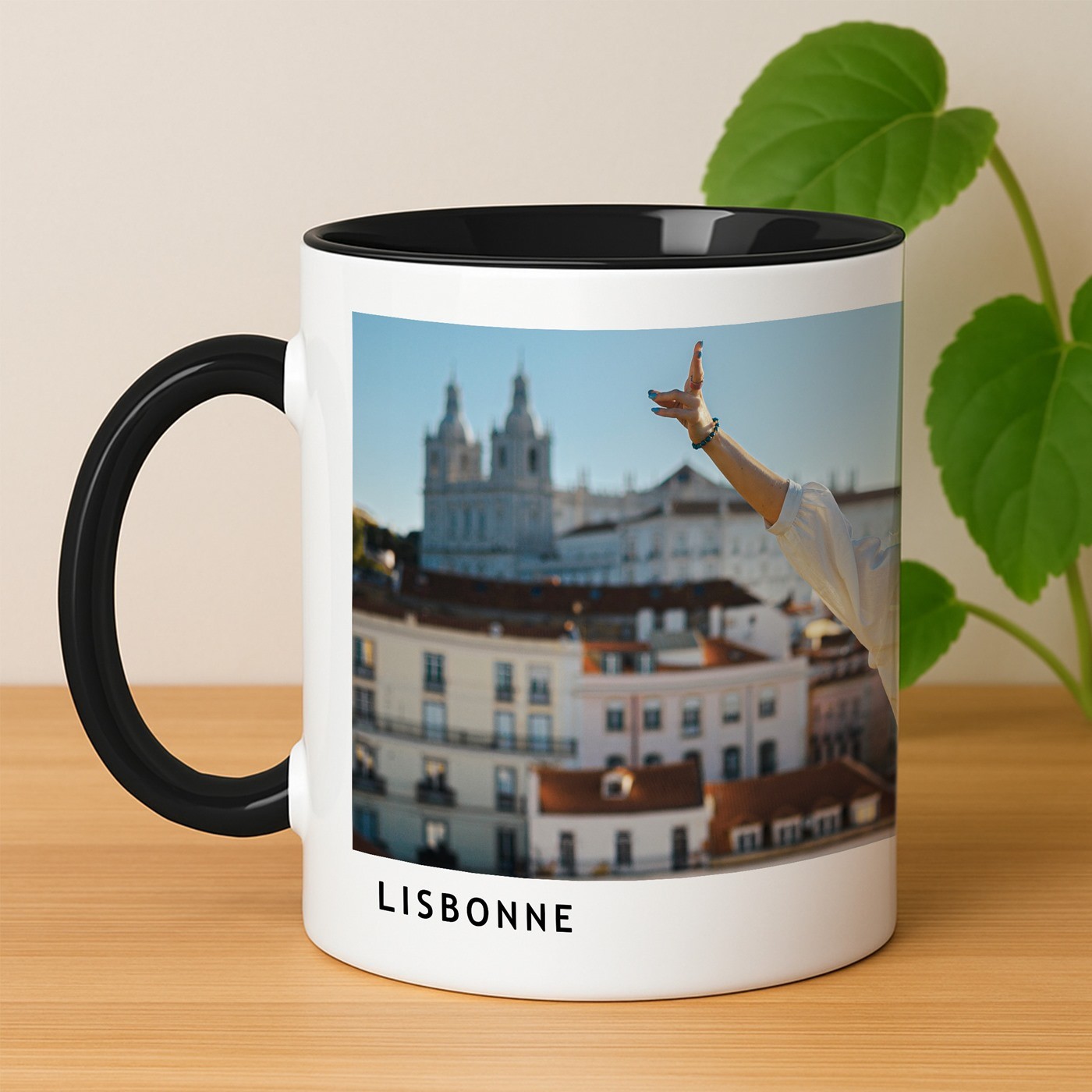Tasse en céramique blanche et fond noir personnalisée avec impression avec photo pour l'anniversaire d'une amie ou d'un ami voya