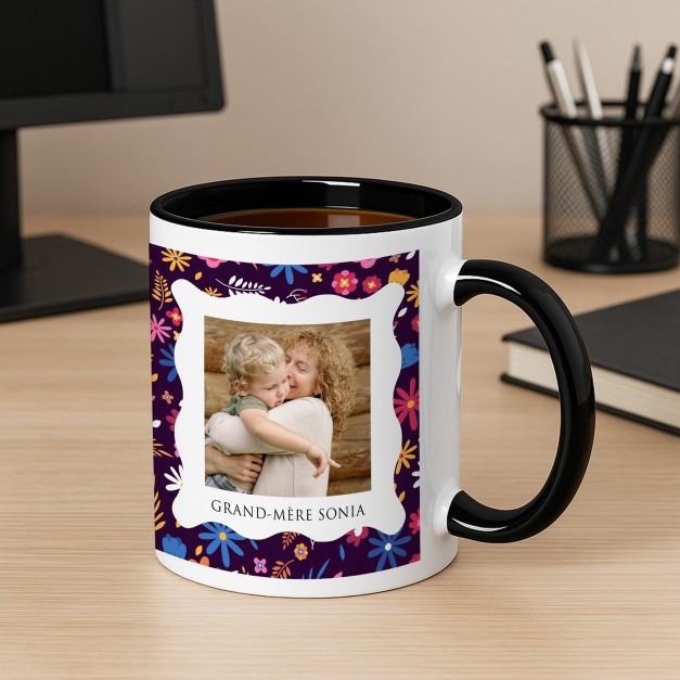 Tasse en céramique blanche et fond noir personnalisée avec impression avec photo pour une grand-mère pour Noël
